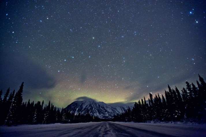 alaska-aurora-aurora-borealis-beautiful-constellations-Favim.com-328220